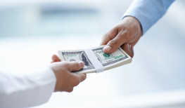 MMA has warned the public against conducting foreign exchange transactions with unlicensed money changers | Photo: Envato